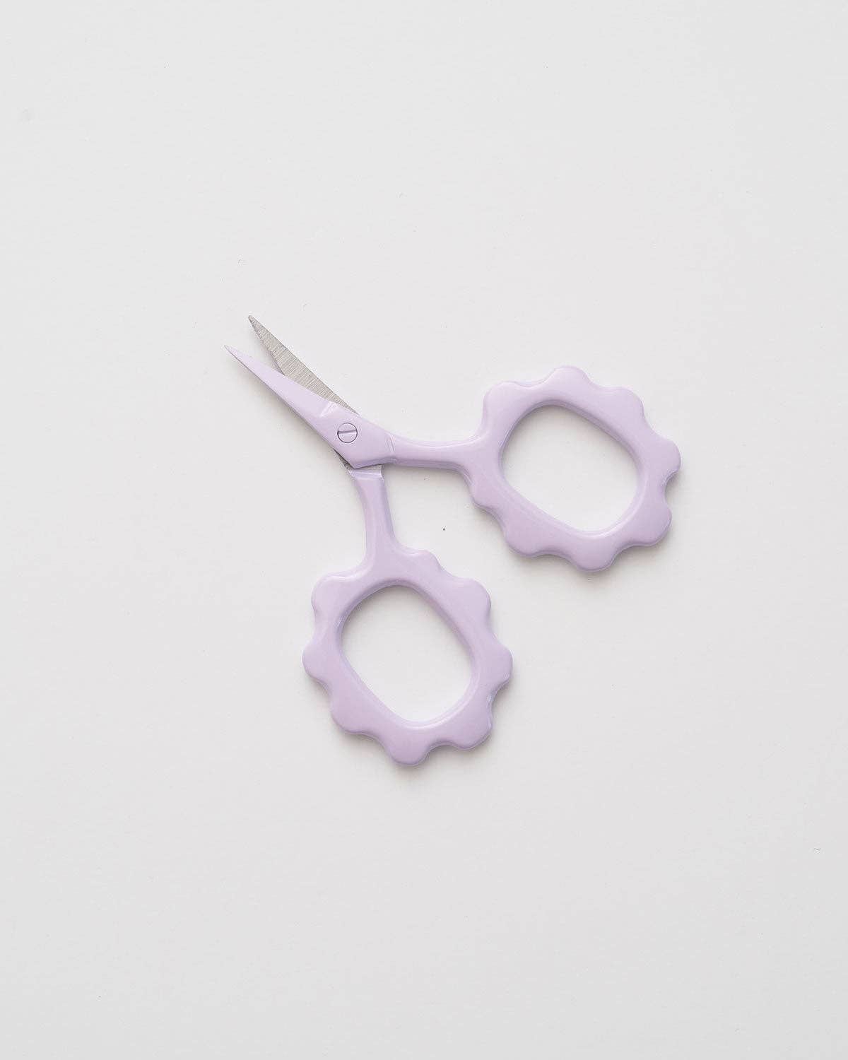 Lavender Scallop Handle Embroidery Scissors