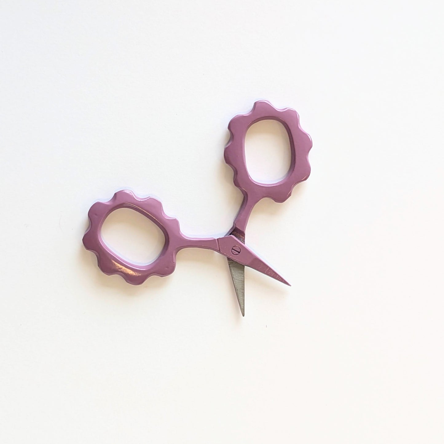 Small Flower scissors, tiny embroidery scissors: Lilac