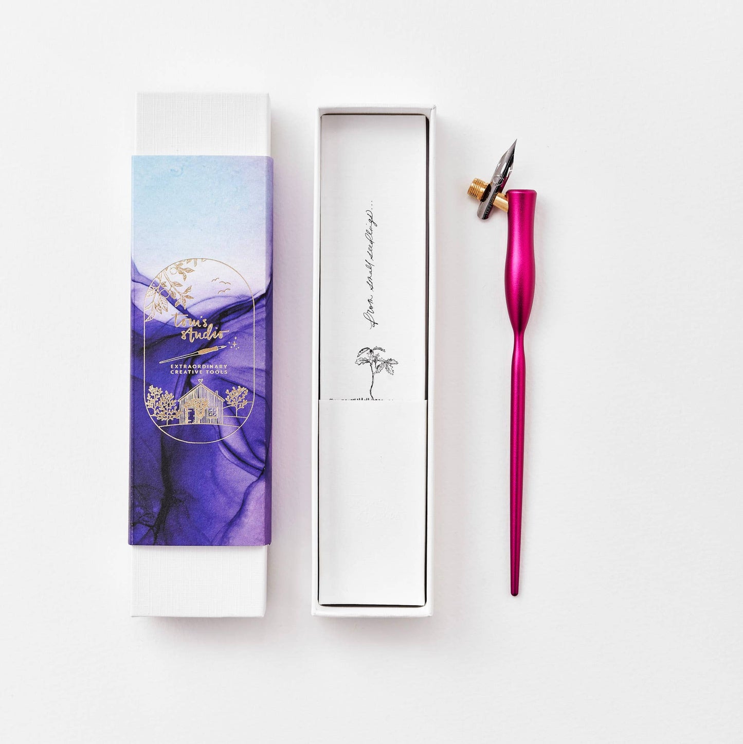 Flourish Calligraphy Pen: Mulberry / Oblique (nib at an angle)
