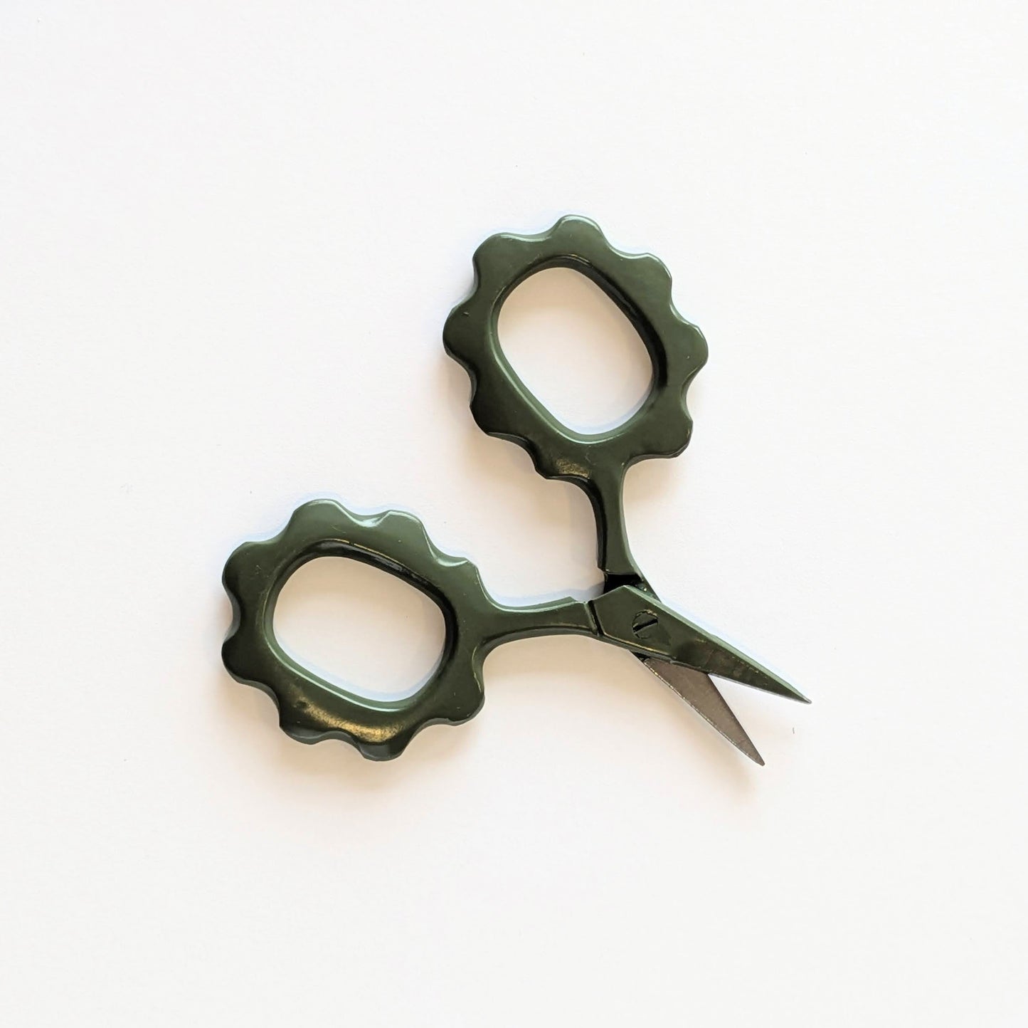 Small Flower scissors, tiny embroidery scissors: Moss