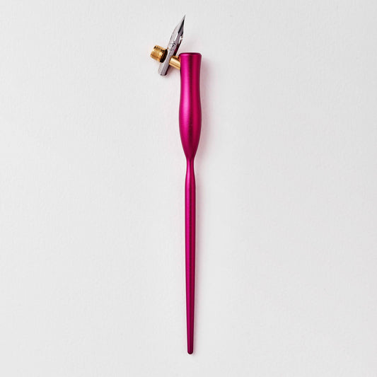 Flourish Calligraphy Pen: Mulberry / Oblique (nib at an angle)