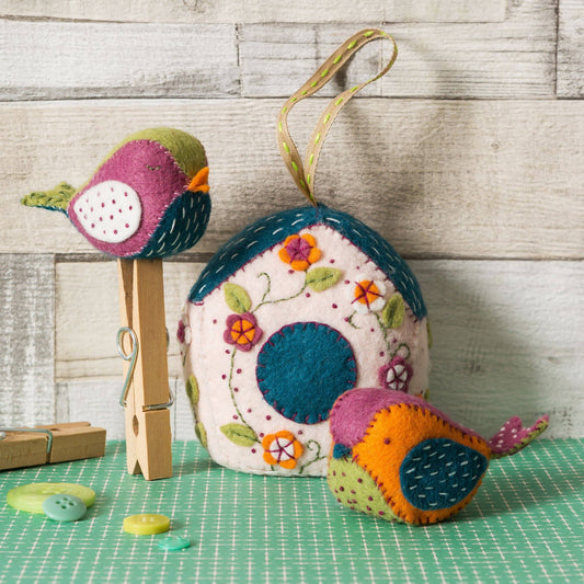 Birdhouse and Two Birds Felt Craft Kit: English