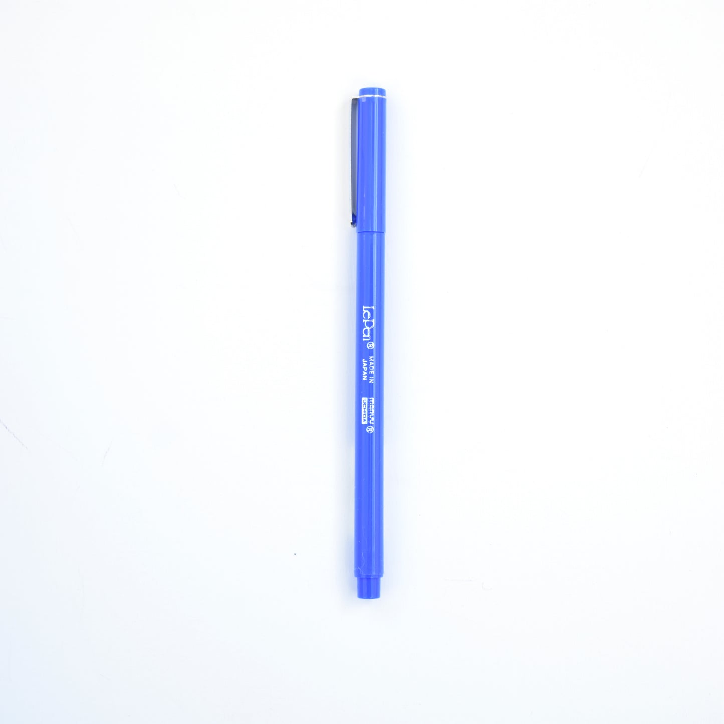 Le Pen Blue - smooth blue ink pen with fine point, perfect for bullet journaling, scrapbooking, and detailed writing.