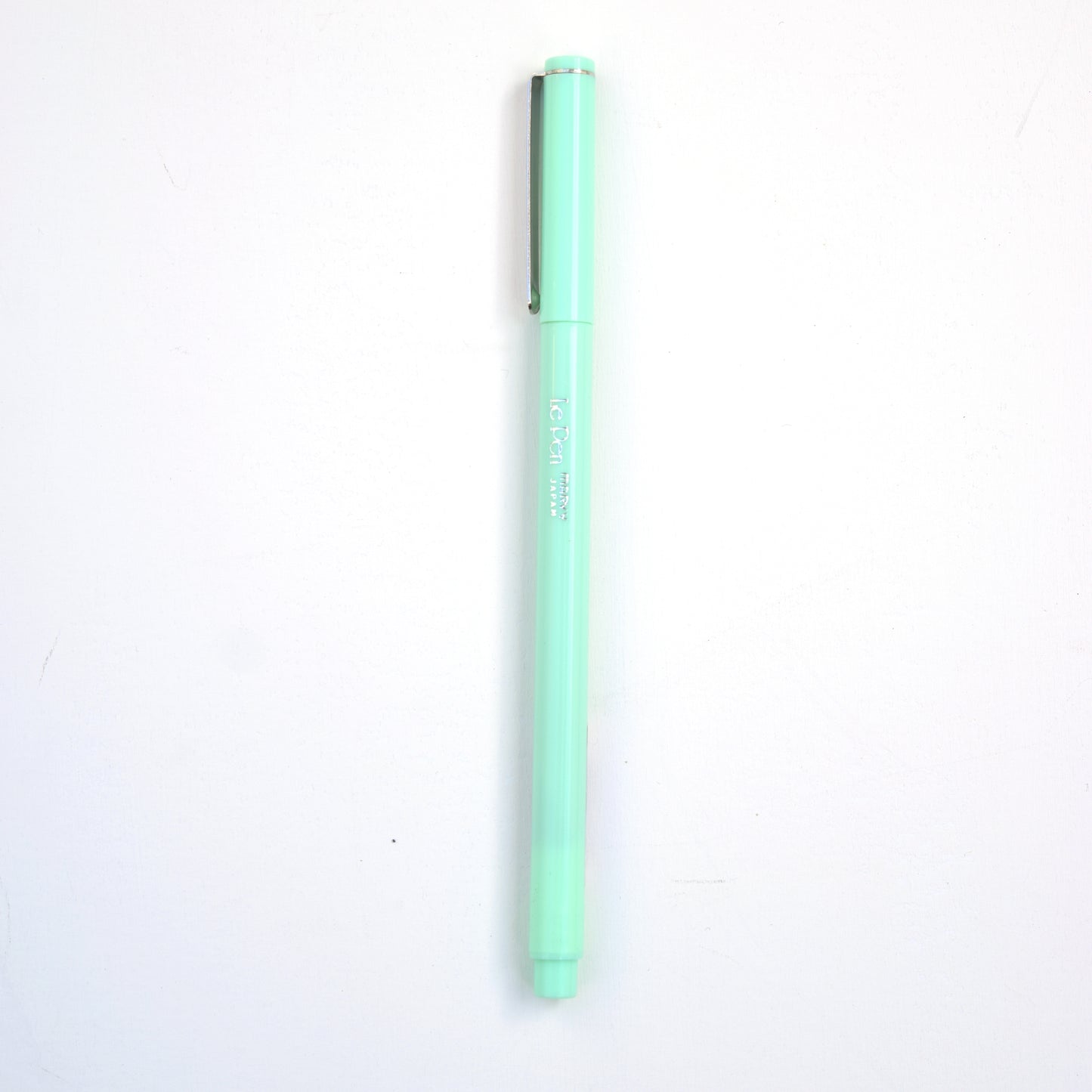 Le Pen Peppermint - refreshing peppermint green ink pen with fine tip, perfect for planners, creative journaling, and vibrant notes